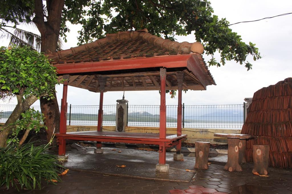 Baru Dua Beach Banyuwangi (East Java) Exterior foto