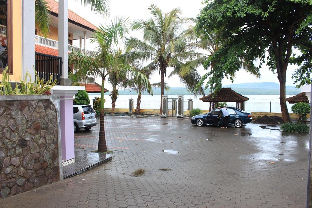 Baru Dua Beach Banyuwangi (East Java) Exterior foto